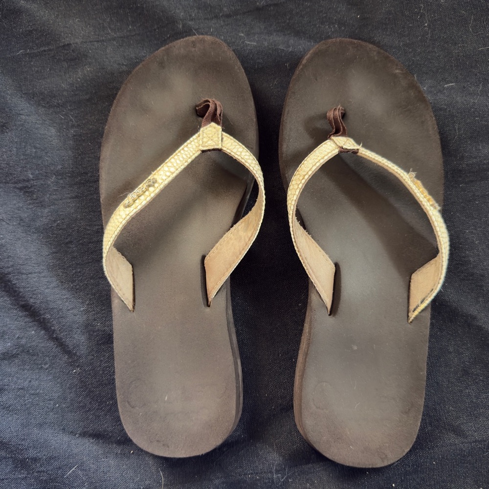 Reef White and Brown Flip Flops Sandals Soft Cushion